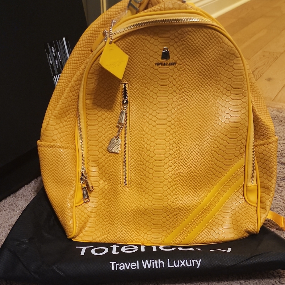 Totencary Yellow Textured Backpack